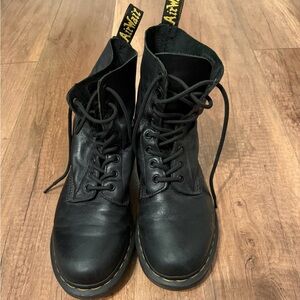 Dr. Martens Black 1460 Pascal Virginia leather Boots